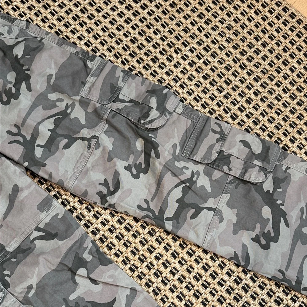 NEW! Abercrombie & Fitch Camouflage Cargo Pants - Picture 5 of 6